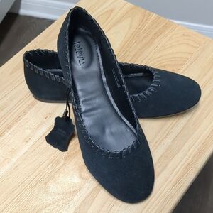 Jelavu Women's Black Suede Flats